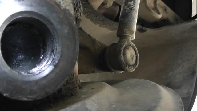 Замена пластиковых шкворней без снятия кулака подождет
