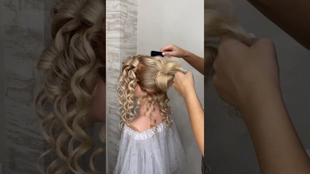 Быстрый пучок из локонов #прическинадлинныеволосы #hairart #braids #hairdresser #прическа #barbie