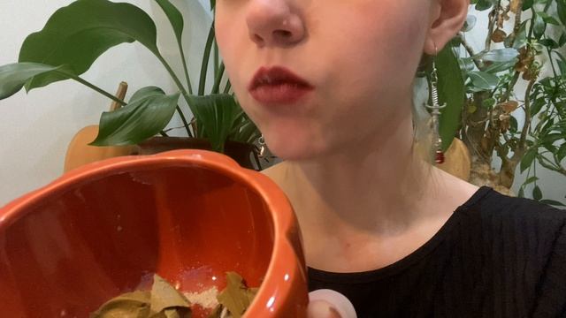 ASMR   Уральская глина  Мокрый хруст глиной