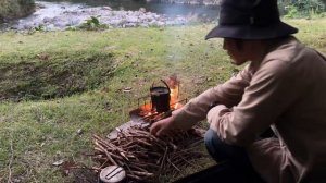 CAMPING 40 подростки наслаждаются ранней осенью