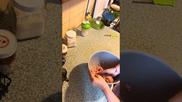 Вкусные хрустящие чебуреки #чебуреки #чебурекисмясом