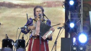 София Горбунова. 01.  Из под кочек, из под пней.