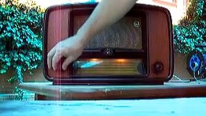 "Балтика" с УКВФМ, с двухтактным УНЧ, с 2 динамиками и плавной регулировкой тембра