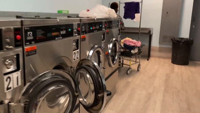 Как Стирают Вещи в США простые Американцы во Флориде . Публичные Прачечные