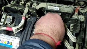 Заряжаю аккумулятор не снимая с машины