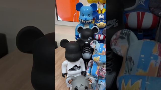 Игрушки Мишки Bearbrick смотреть онлайн