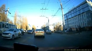 Видеорегистратор NAVITEL DR200NV тест