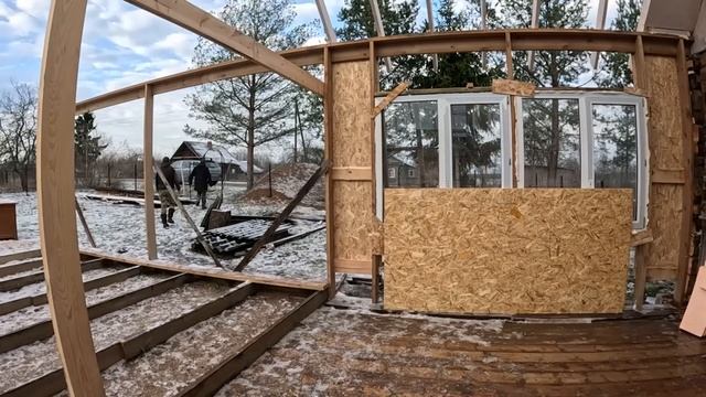 Зима близко - строимся. Все окна и двери установлены, начинаем утепление.