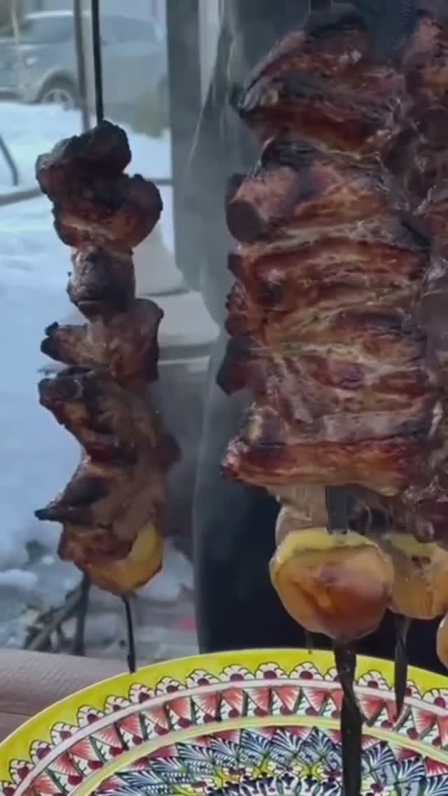 Вкуснейшие рёбрышки в тандыре #shorts #шашлык#рецепт #мясо #маринад#тандыр#вкусно # смотреть онлайн