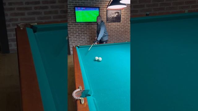 Сложный абриколь в центр 🔥 #shorts #billiard #обучение #бильярд #развлечение #спорт