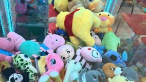 ВЫТАЩИЛ ИЗ АВТОМАТА ХВАТАЙКА БОЛЬШУЮ ИГРУШКУ АМЕРИКАНСКОГО МЕДВЕДЯ ВИННИ ПУХ