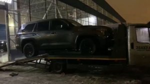 Новая Toyota Sequoia отправляется к своему счастливому владельцу