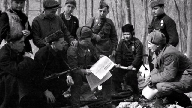 Враг не пройдет Белорусские партизаны в годы Великой Отечественной Войны 1941 - 1944 года
