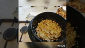 Томленый картофель с грибами и луком