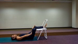 Полулотос-Бабочка-Полумост-Рыба на стуле Айенгара/HalfLotus-Butterfly-HalfBridge-Fish w/IyengarChair