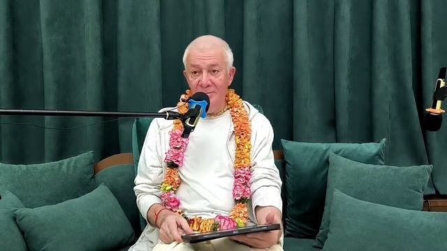 25.12.24 Чайтанья-чаритамрита, Антья-лила, 4.177. Е.М.Чайтанья Чандра Чаран прабху. Вриндаван Парк