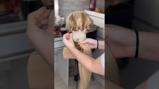 Идея быстрого пучка  #прическа #прическинадлинныеволосы #hair #hairart #barbie #curlyhair #hair ❤️