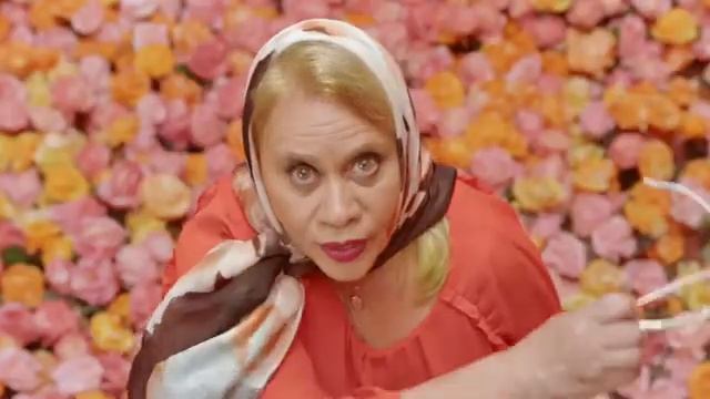 SPOT Twyp con Carmina Barrios - De bueno eres tonto смотреть онлайн