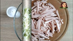 Салат из пекинской капусты, с помидорами, сыром и колбасой