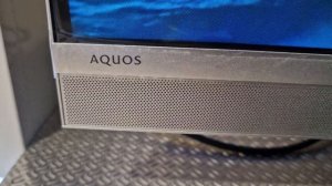 Tv Sharp 55Q4EA. Finalmente una tv con Soundbar integrata di Harman/Kardon.