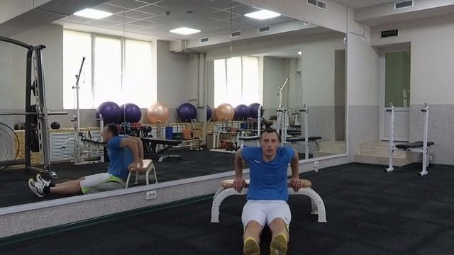 Комплекс вправ зі стільцем. Фізична культура, дистанційне навчання.