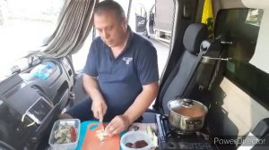 на бусе по Европе готовим борщ #дальнобой #на бусе #по Европе