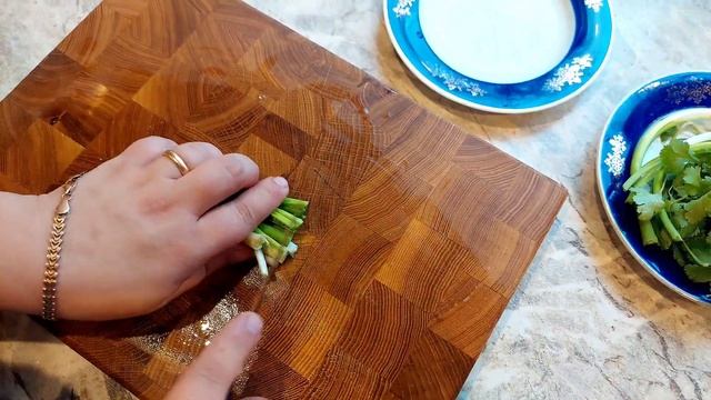 Салат с нутом и овощами