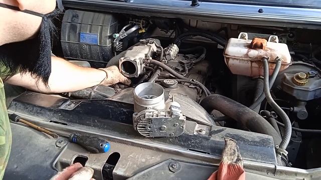 Простое решение проблемы плавающих холостых оборотов. Рекомендую всем удалить адсорбер смотреть онлайн