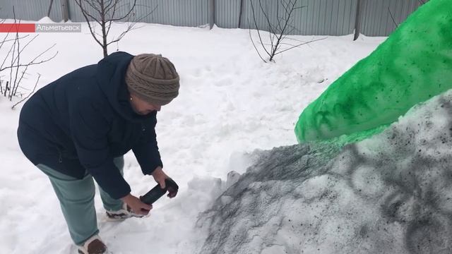 В Урсале слепили символ Нового года