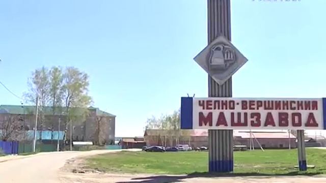 Дмитрий Азаров на тракторе