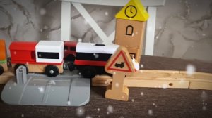 Новогодний паровозик спешит к своим друзьям