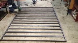 Сварочный стол из профильной трубы. Лёгкий, компактный