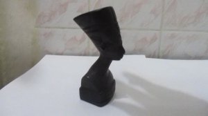 Классические сувениры из Египта: Бутылочки с песком, Нефертити и Тутанхамон