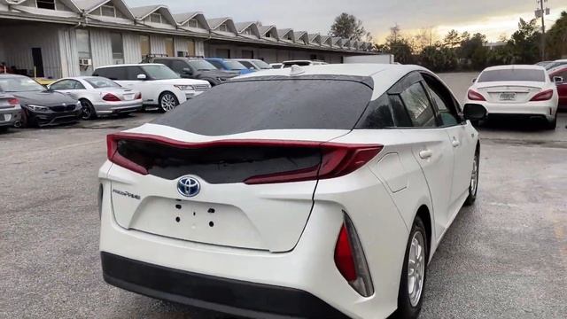 Целый с Манхейма Toyota Prius Prime Premium 2017 готов Найти своего Папочку. Заказ Авто из США
