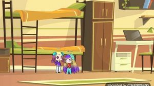 мои сёстры думают что я их мама