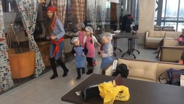 02.12.2018, Казань, кафе Облепиха в ТЦ Горки-Парк, делаем шоколадные корзинки)