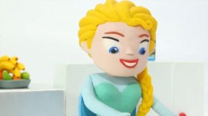 Пластилиновый Мультфильм - Ребенок Халка Практекует Каратэ ❤ Эльза и Супергерой Играют в Пластелин