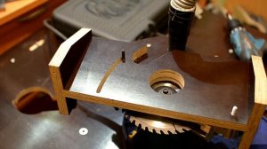 Установка циркулярки в стол. Makita 5604R в верстаке. (DIY by S.PiC)