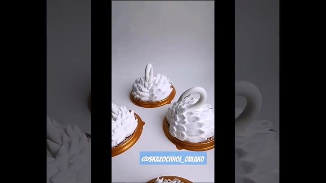 Что или кто может быть изящней, чем зефирные цветы? Только зефирные лебеди 🤷♀️