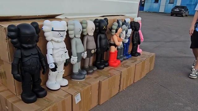Коллекционная игрушка Kaws 70 см смотреть онлайн
