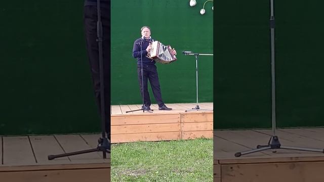 Вечерняя застольная (А.Розенбаум)исп.Юрий Колобов.