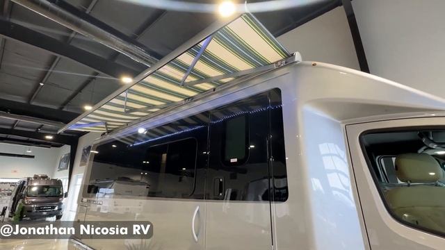 Best Class B Camper Vans with Bathrooms (Toilet AND Shower) смотреть онлайн