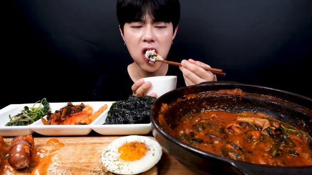SUB) 곱창 닭볶음탕, 계란후라이, 소세지 집밥 리얼사운드 먹방_Gopchang Chicken Stir-fried Soup, Home meal Realsound