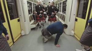 bagpipes and breakdance in Moscow Underground