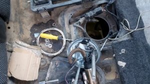 ваз 2110 не заводитсия бензонасос работает искра есть. Ваз 2110 бензонасос аустырғансоң оталмайды??