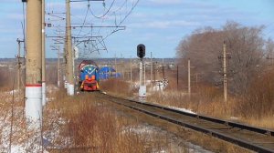 ТЭМ2-5682 с перегоняемым ТЭП70У-007 и приветливой бригадой