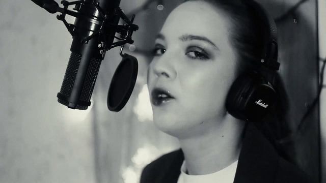 Selena Gomez - Look At Her Now - cover смотреть онлайн