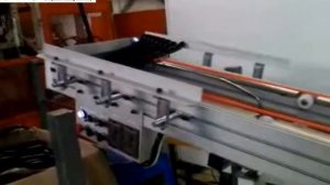 Робот манипулятор снимает вешалки для одежды с ТПА, оригинальная система транспортировки