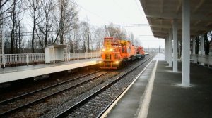 Мотовозы АДМ1-018 и АДМ1 -0151 с ЖД краном на платформе Ручьи