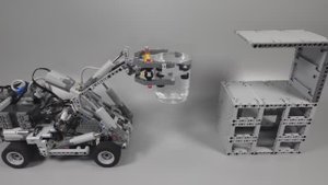 Робот Lego подносит ПОЛНЫЙ стакан Воды | Lego Robot moves a FULL Glass of Water